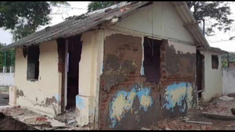 police choki demolationn.avi_snapshot_00.14.885